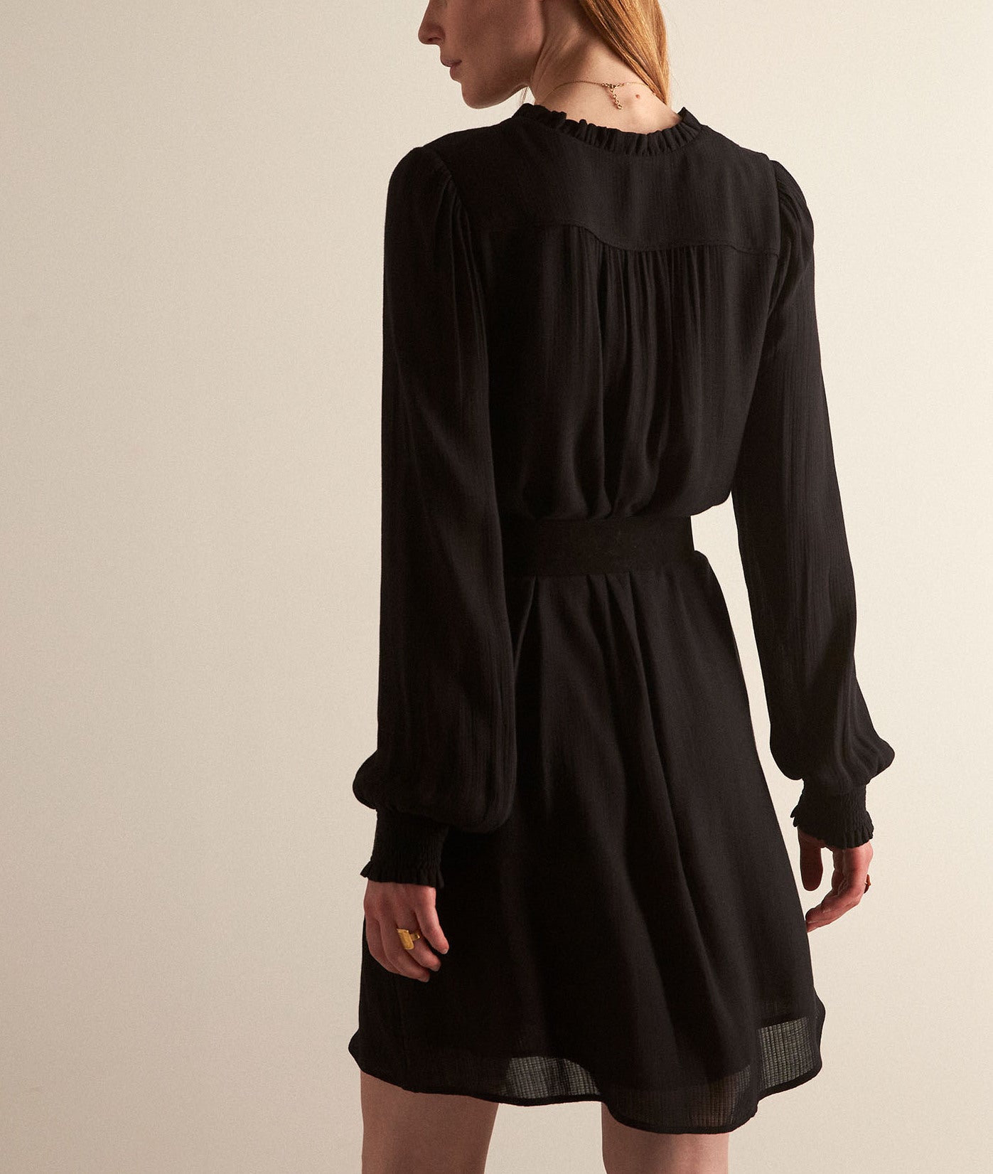 Robe noire courte et fluide Horlane Faume - seconde main