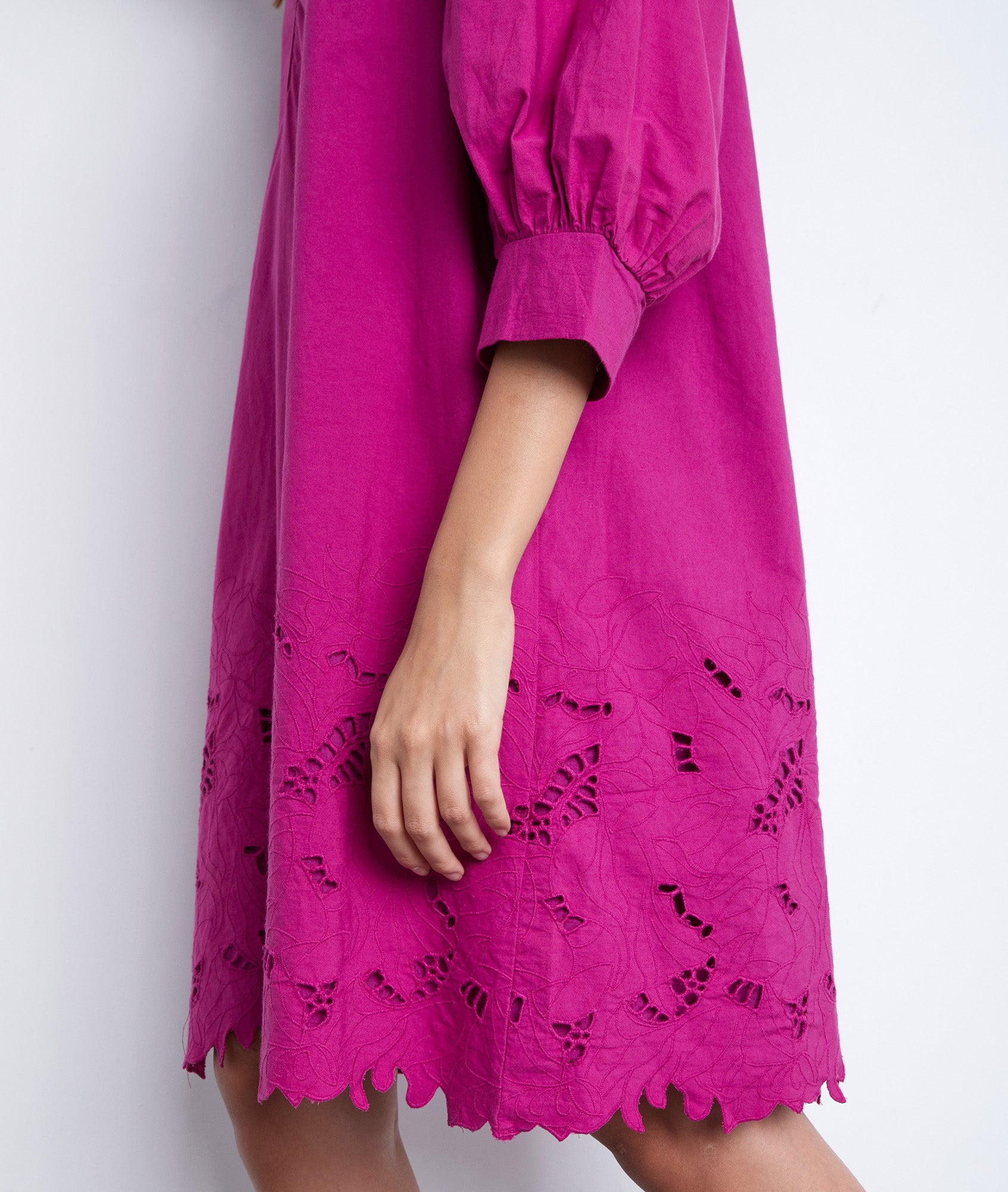 Robe courte en coton brodé fuschia Sidonie Faume - seconde main