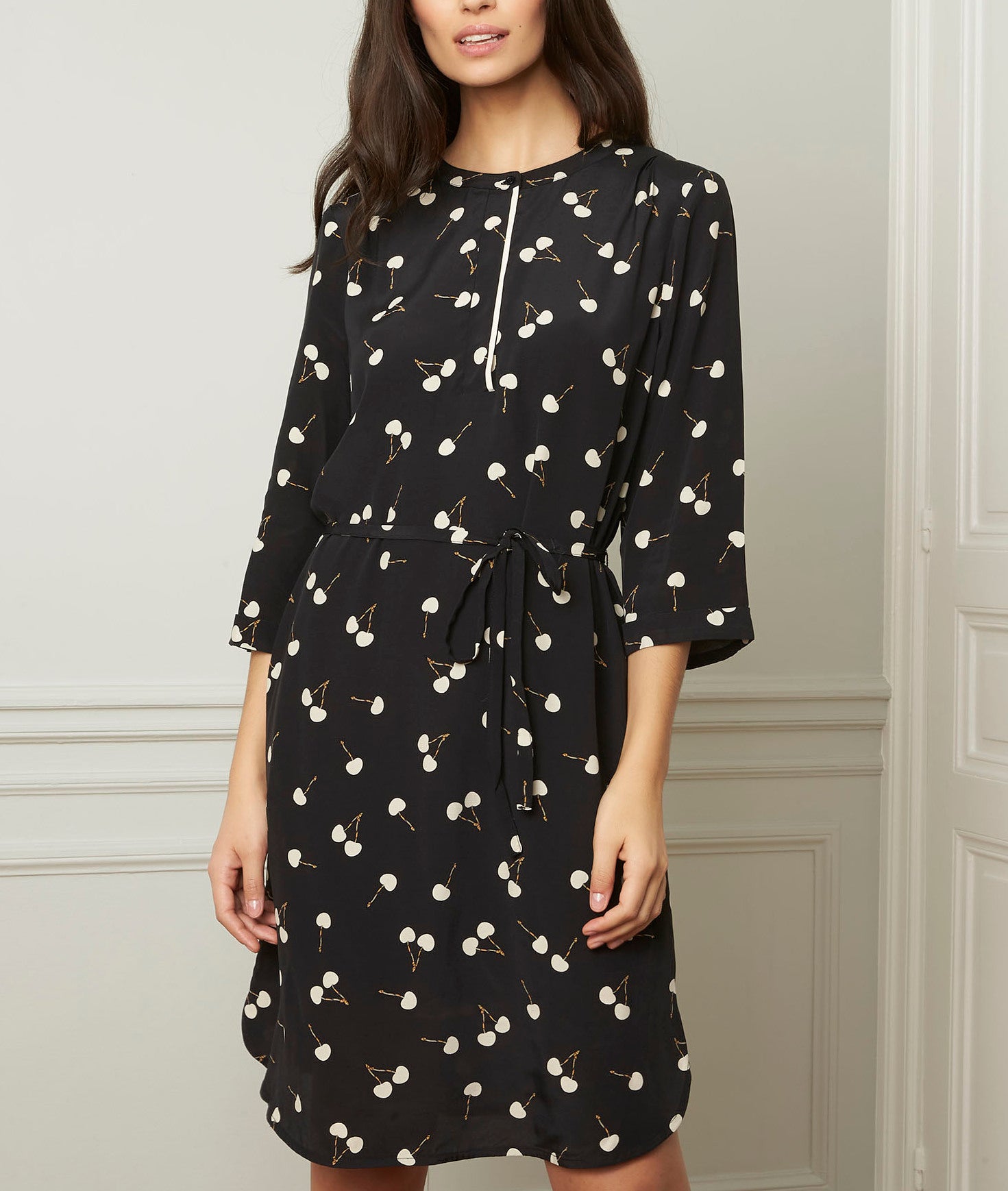 Robe noire imprimé cerises en viscose Linda Faume - seconde main