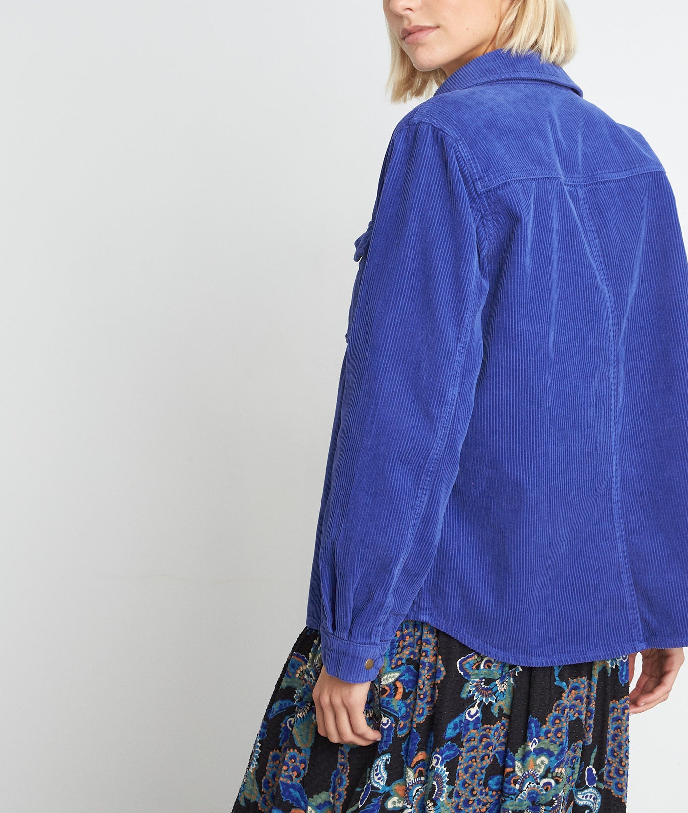 Surchemise en velours côtelé bleu électrique Perle Faume - seconde main