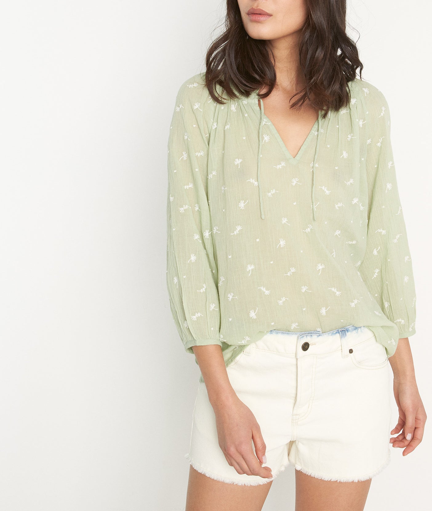 Blouse brodée en coton vert pâle Lorie Faume - seconde main