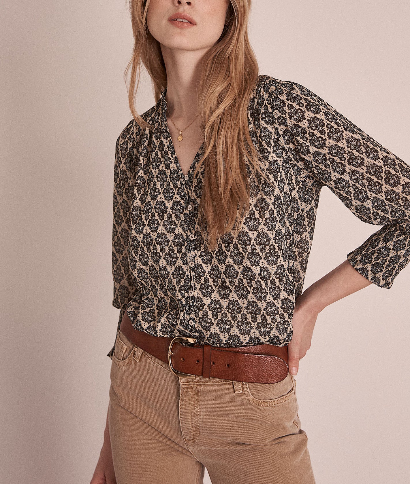 Blouse fluide imprimée beige et noire Cendra Faume - seconde main