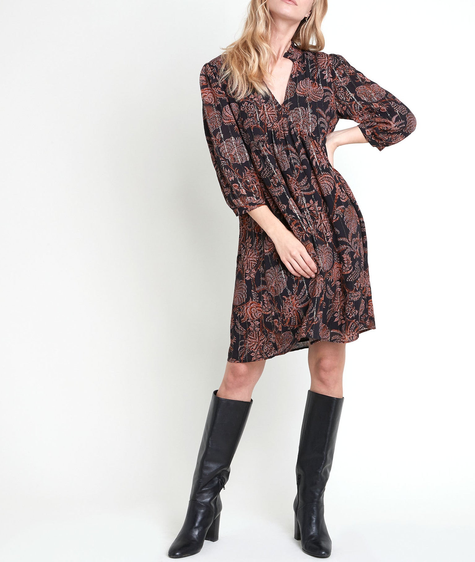 Robe courte imprimée noir et orange Lais Faume - seconde main