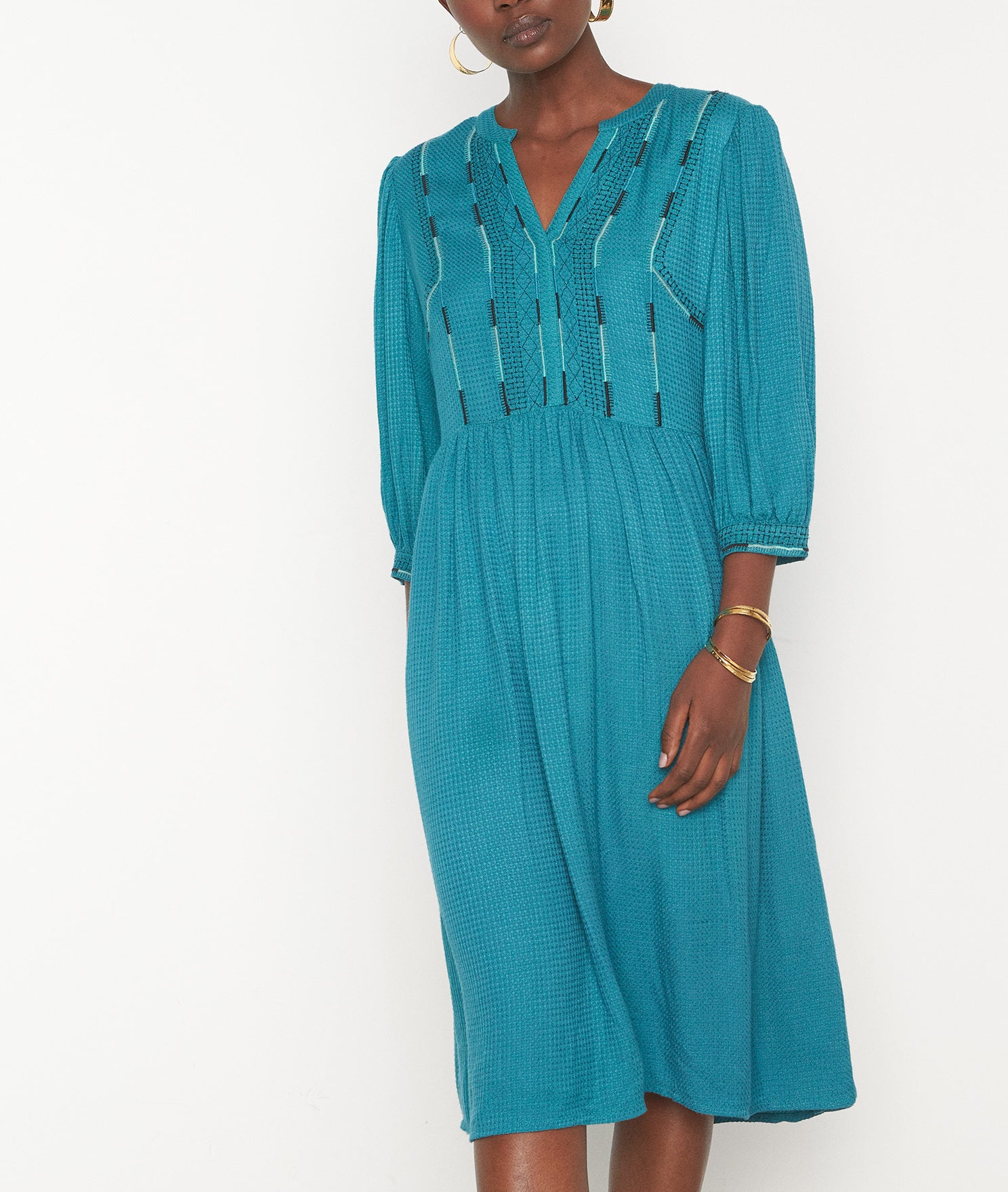 Robe mi-longue brodée verte Nafa Faume - seconde main