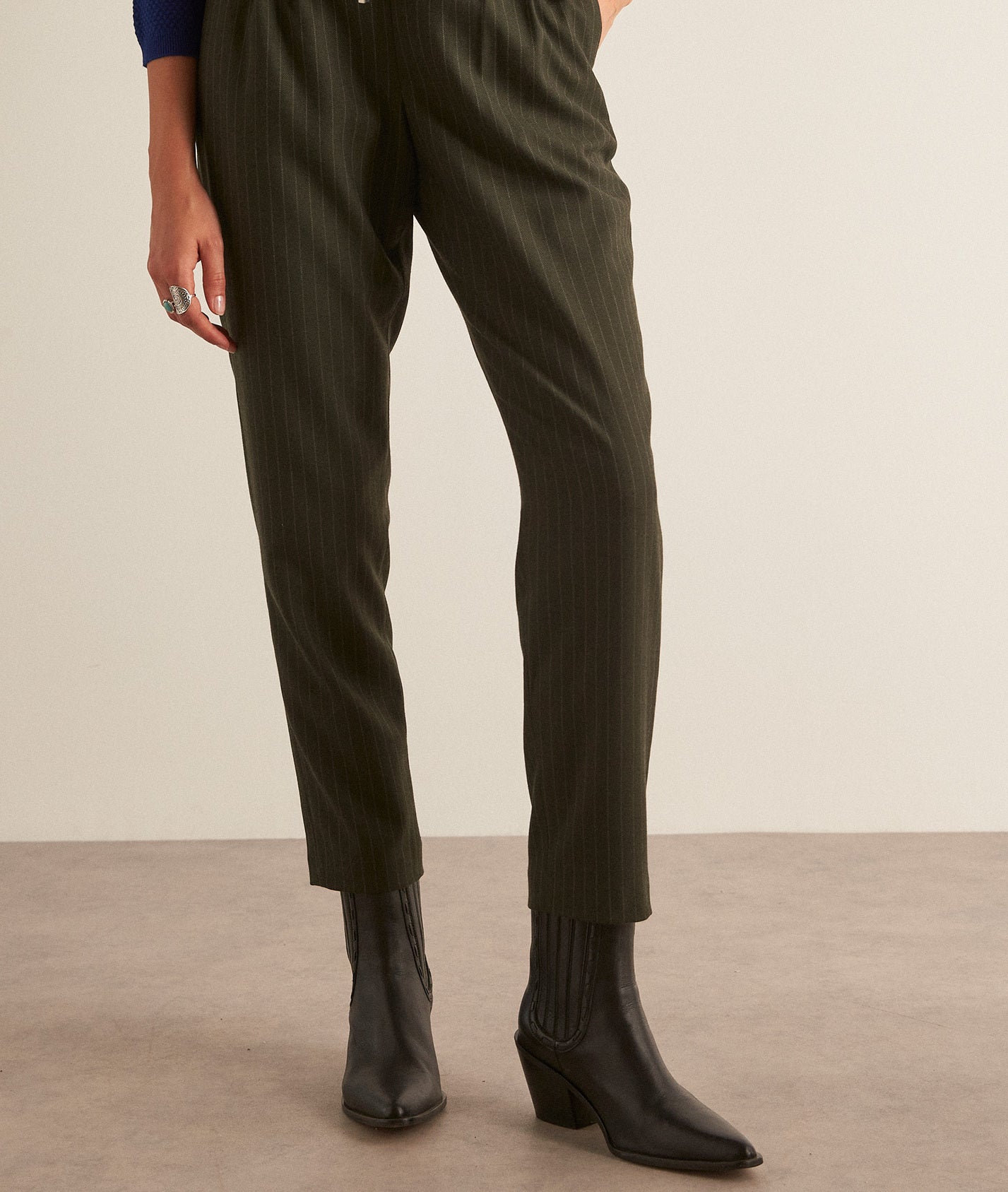 Pantalon carotte fluide rayé kaki Flynn Faume - seconde main