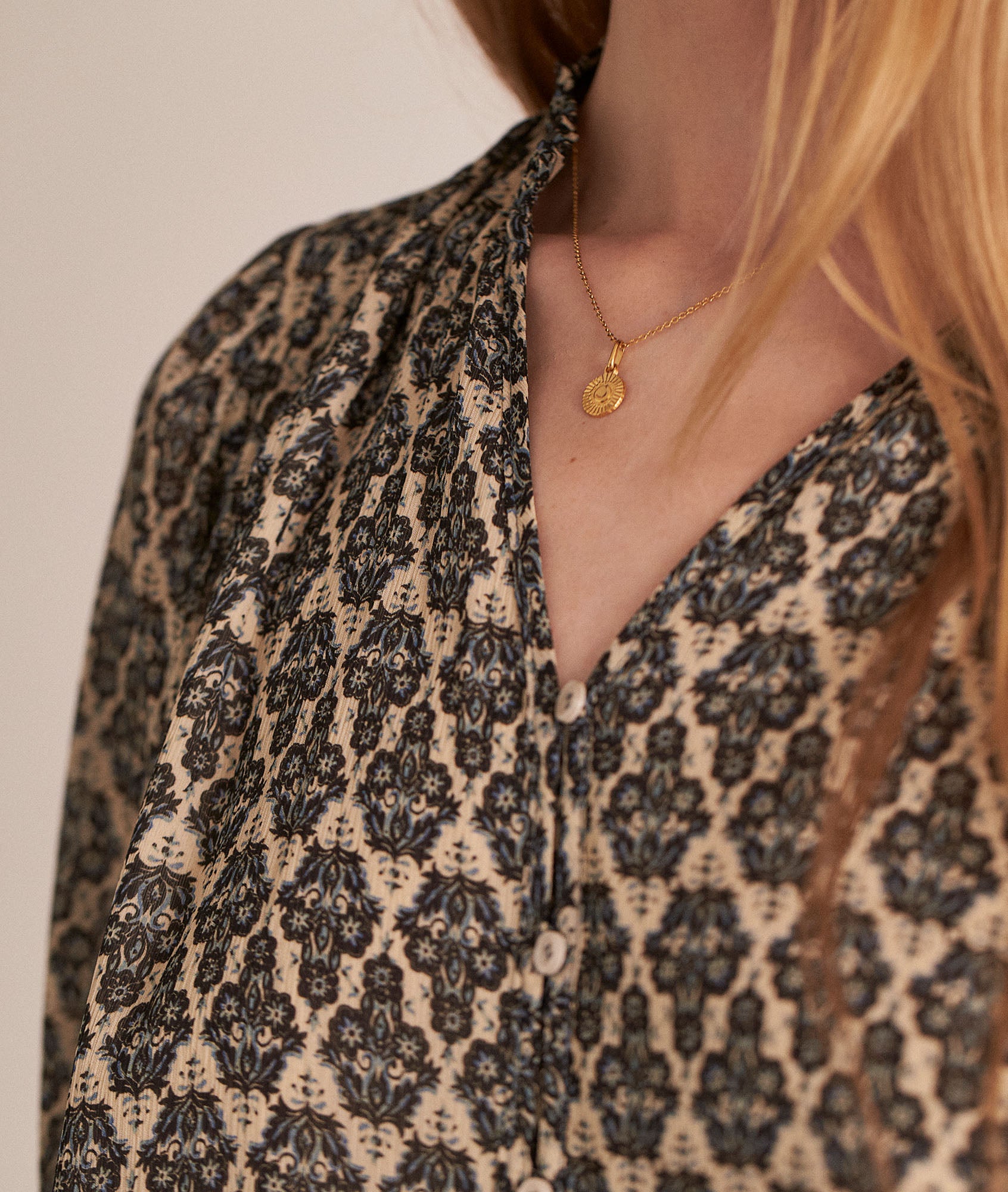 Blouse fluide imprimée beige et noire Cendra Faume - seconde main