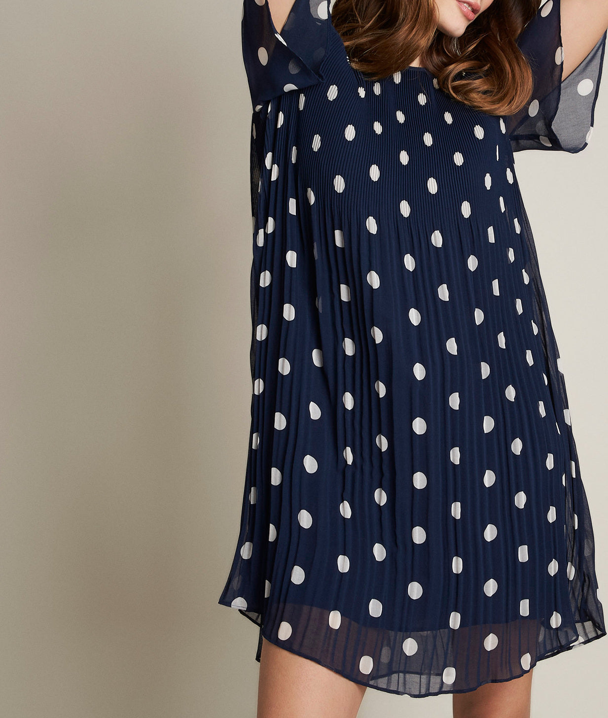 Robe plissée à pois bleue Coralia Faume - seconde main