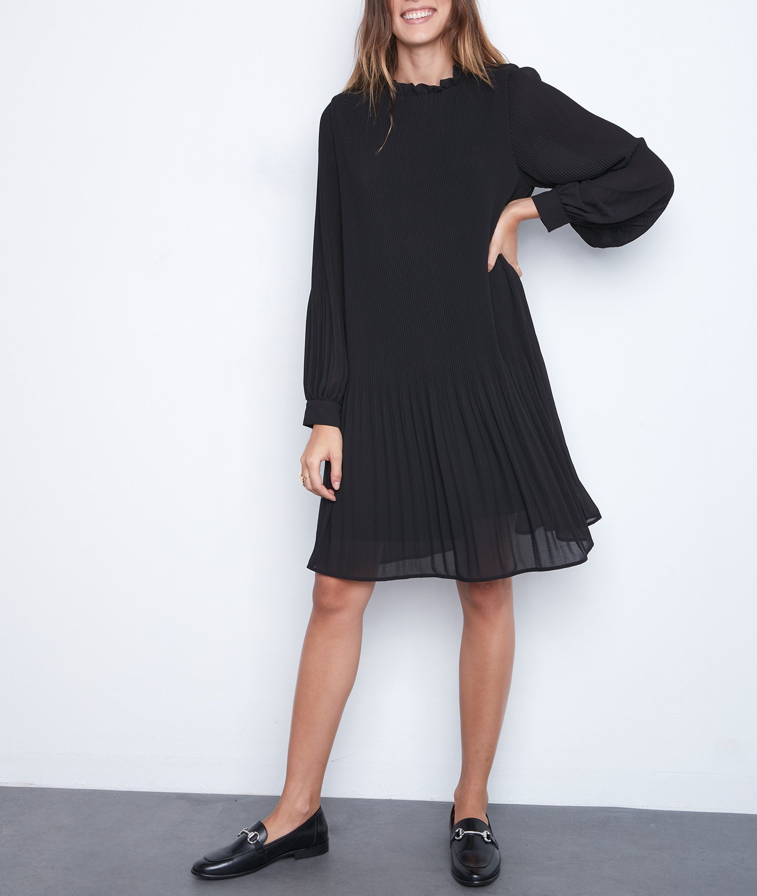 Robe courte trapèze plissée noire Sylena Faume - seconde main