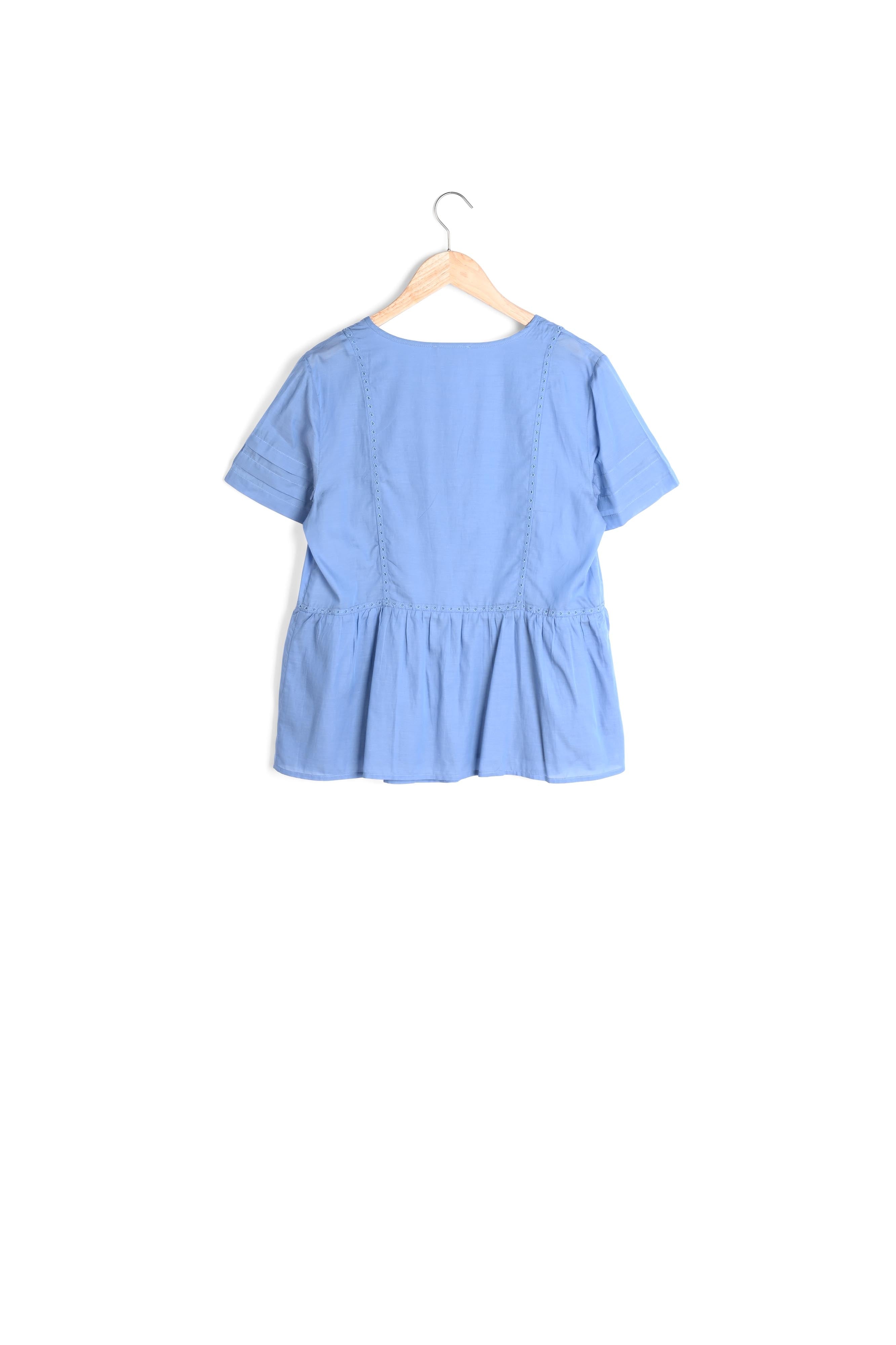 Blouse à manches courtes brodée bleu ciel Auriane Faume - seconde main