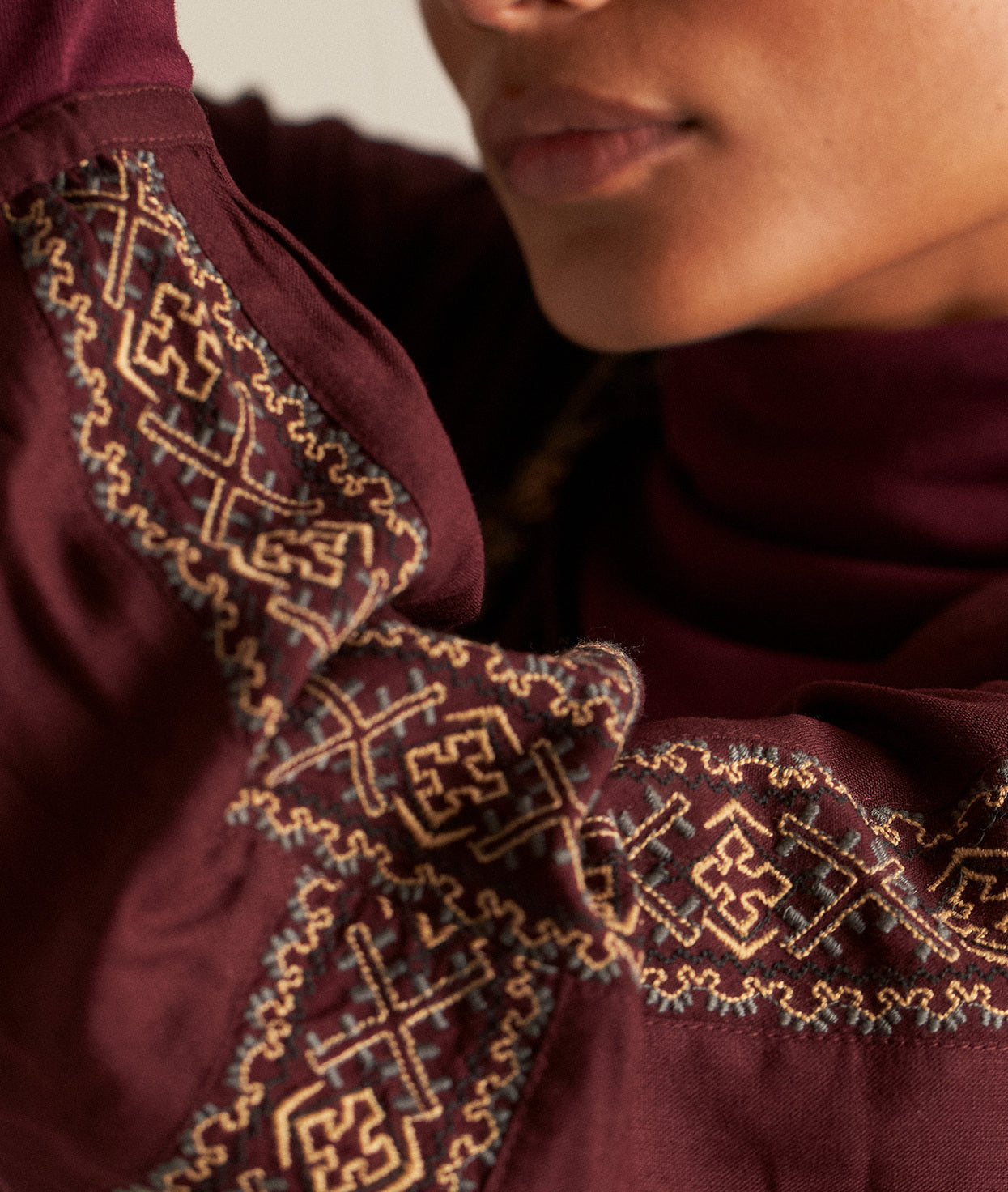 Blouse brodée bordeaux Caramba Faume - seconde main