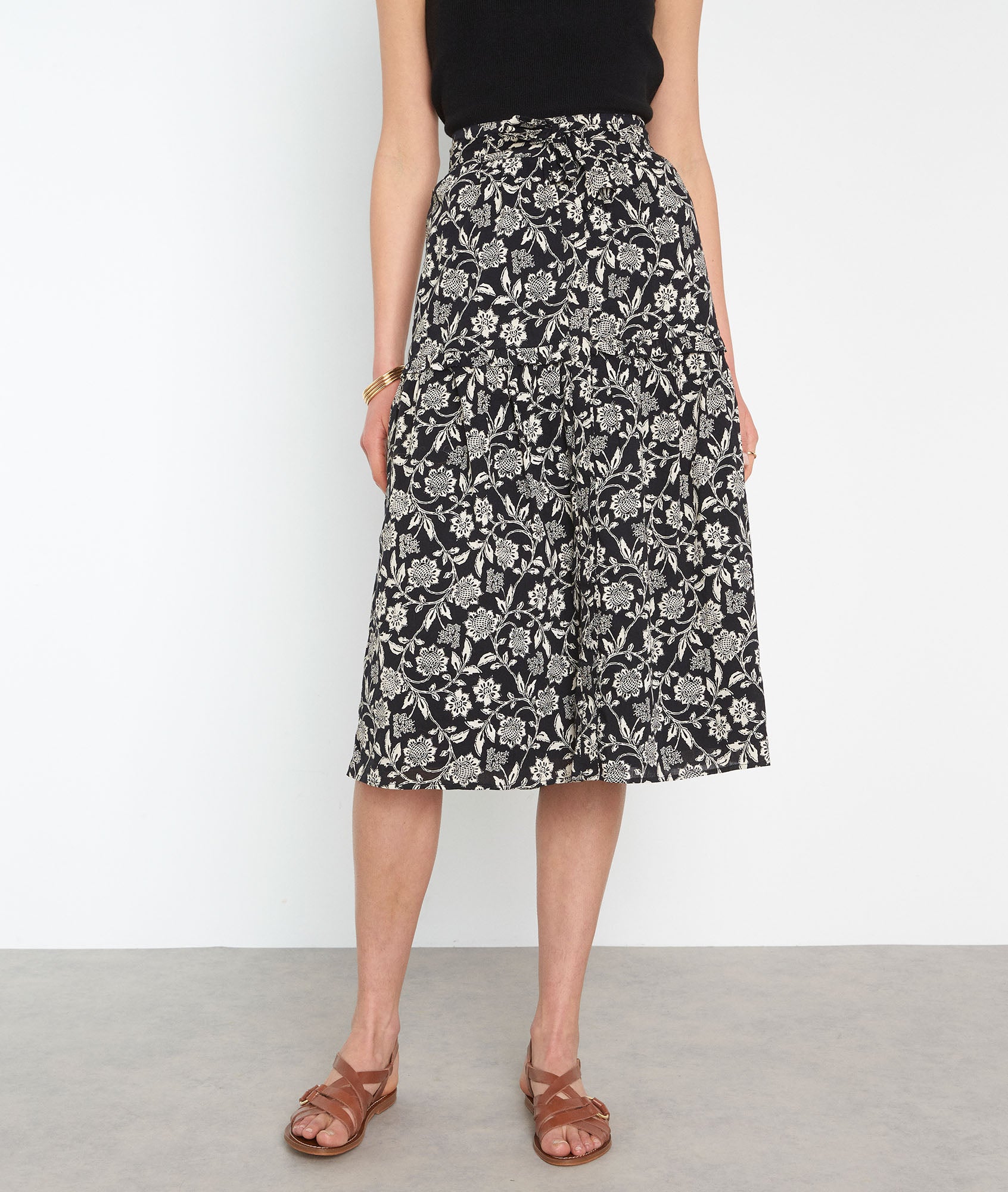 Jupe midi en coton à l'imprimé fleuri noir et blanc Deborah Faume - seconde main