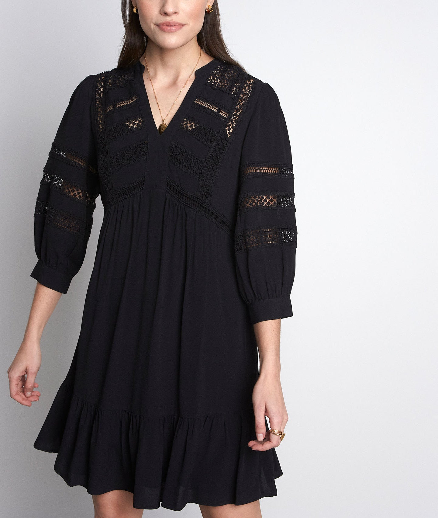 Robe courte en dentelle noire Niya Faume - seconde main