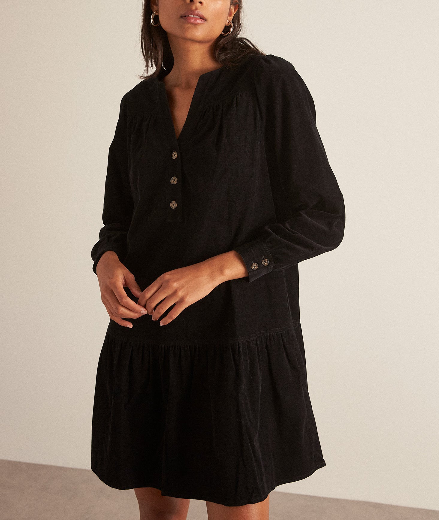 Robe courte en velours milleraies noir Hizia Faume - seconde main