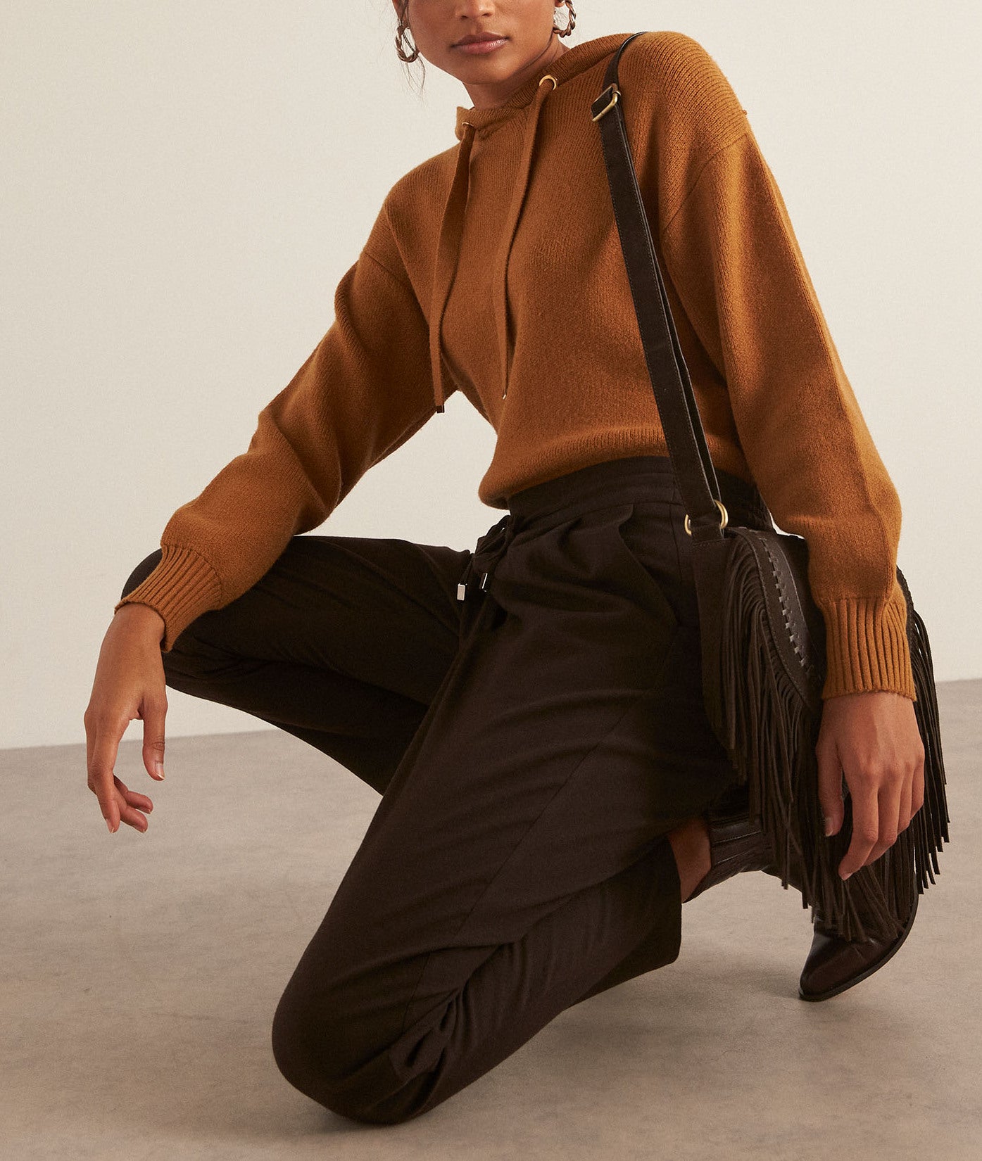 Pull oversize à capuche ocre Batista Faume - seconde main