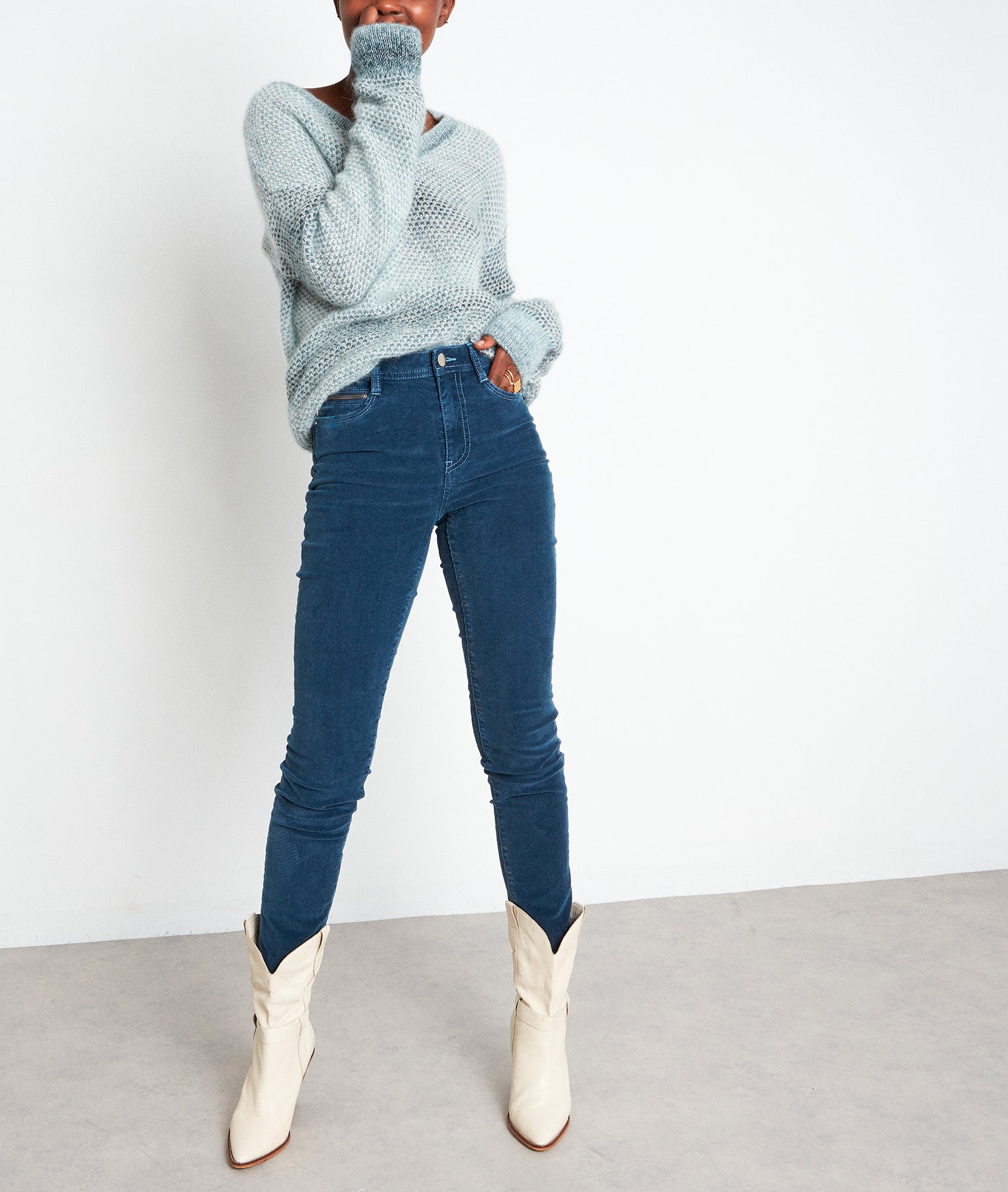 Pantalon slim en velours milleraies bleu Sultan Faume - seconde main