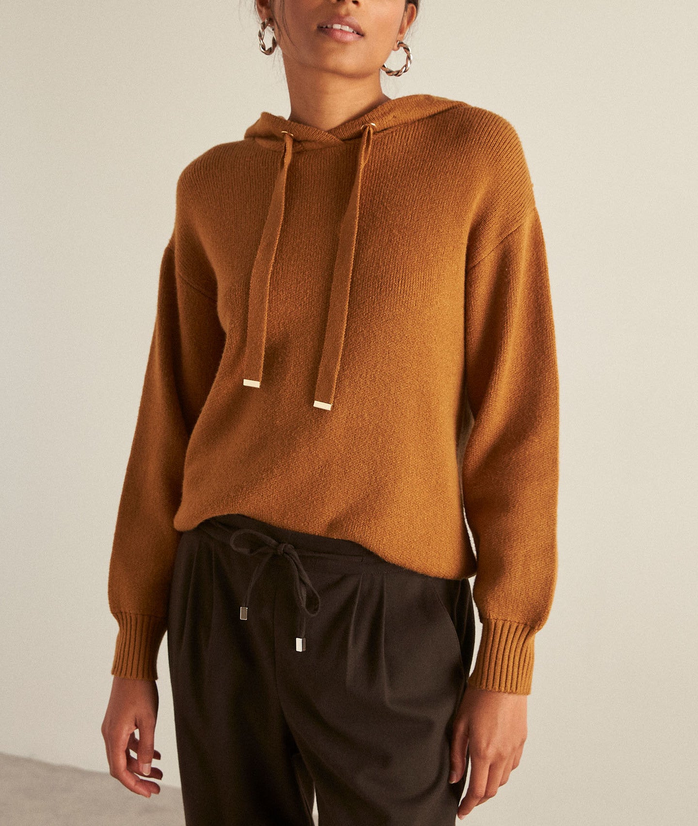 Pull oversize à capuche ocre Batista Faume - seconde main