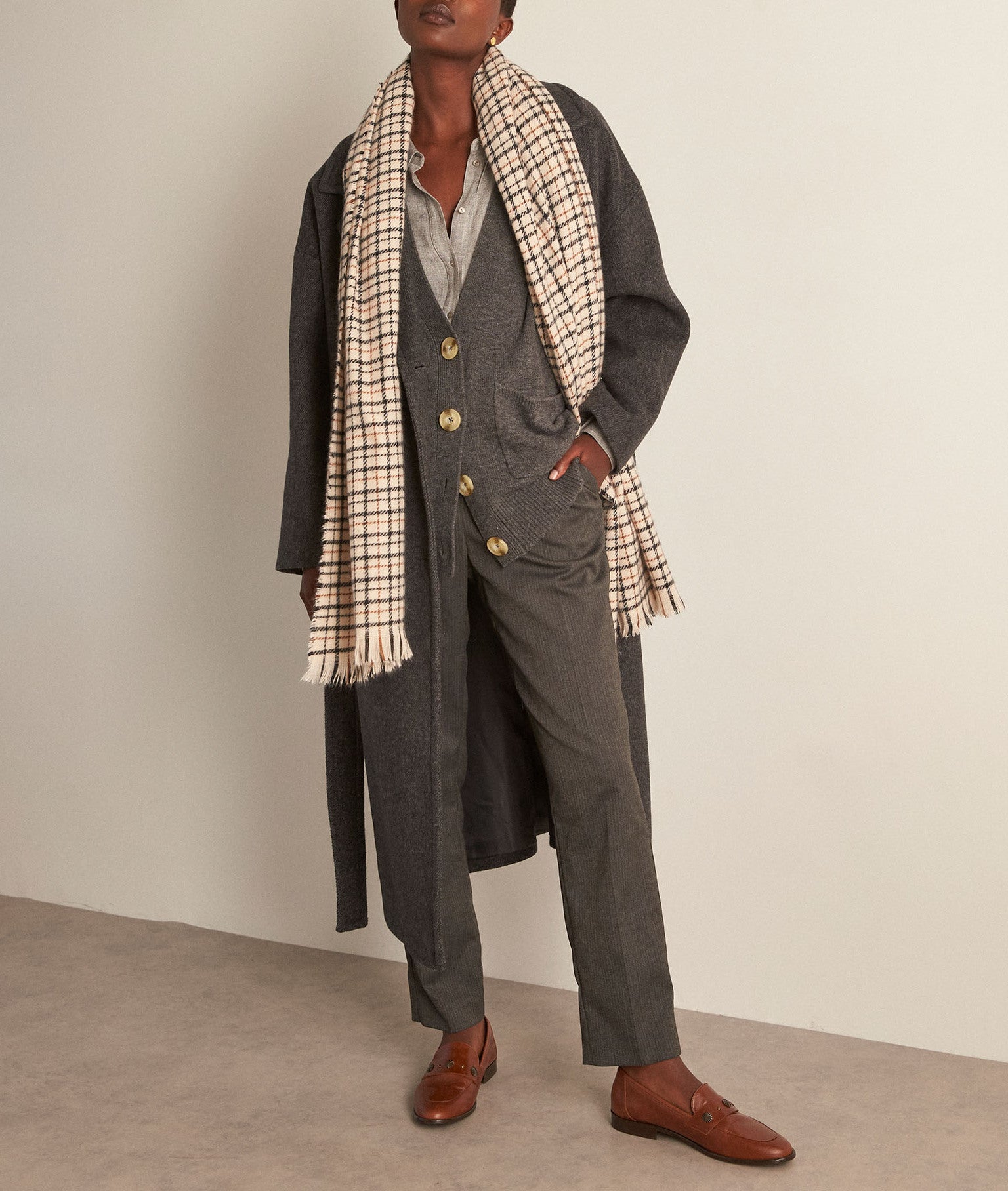 Pantalon chino gris anthracite Sabil Faume - seconde main