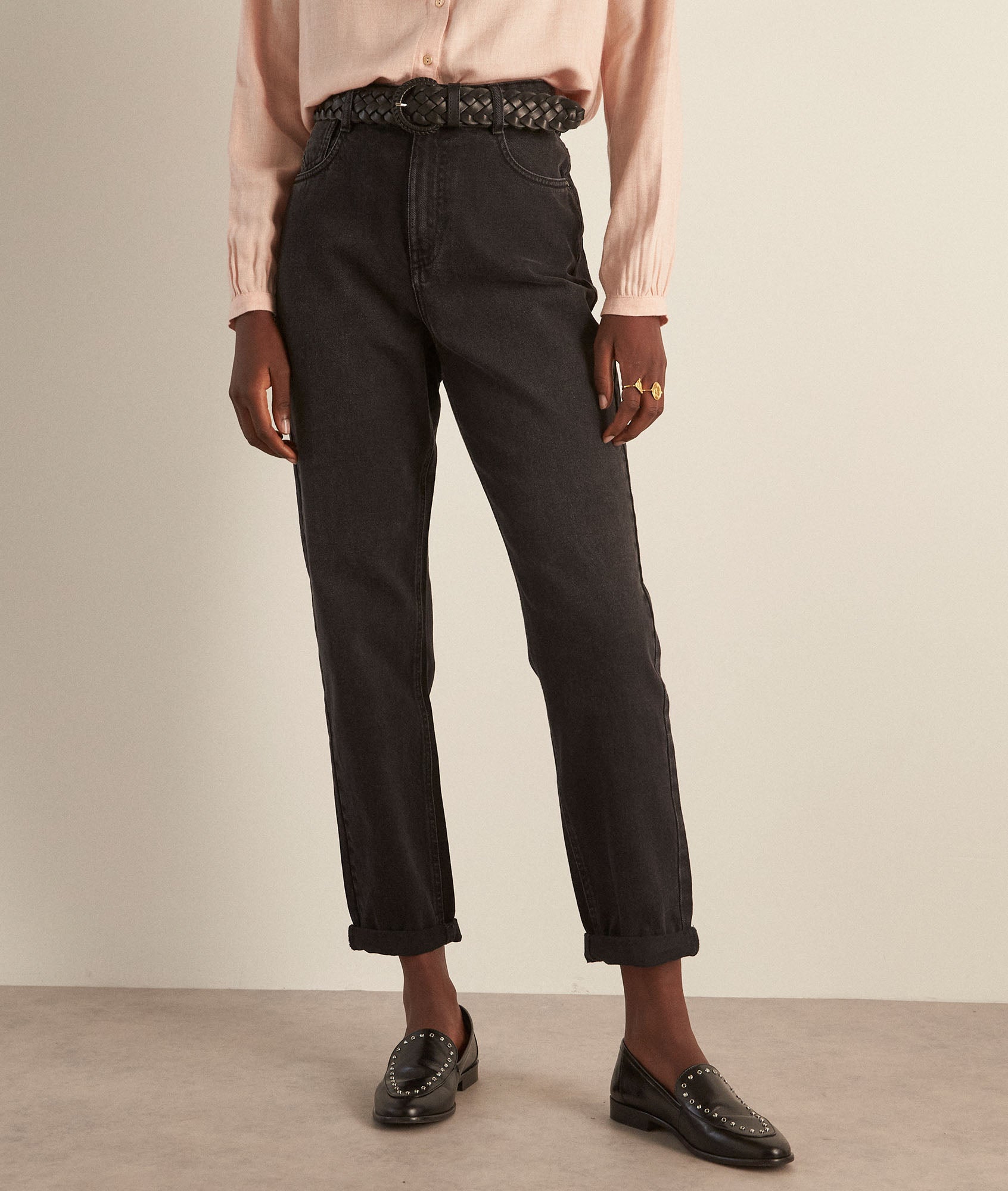 Jean mom en denim noir délavé Solene Faume - seconde main