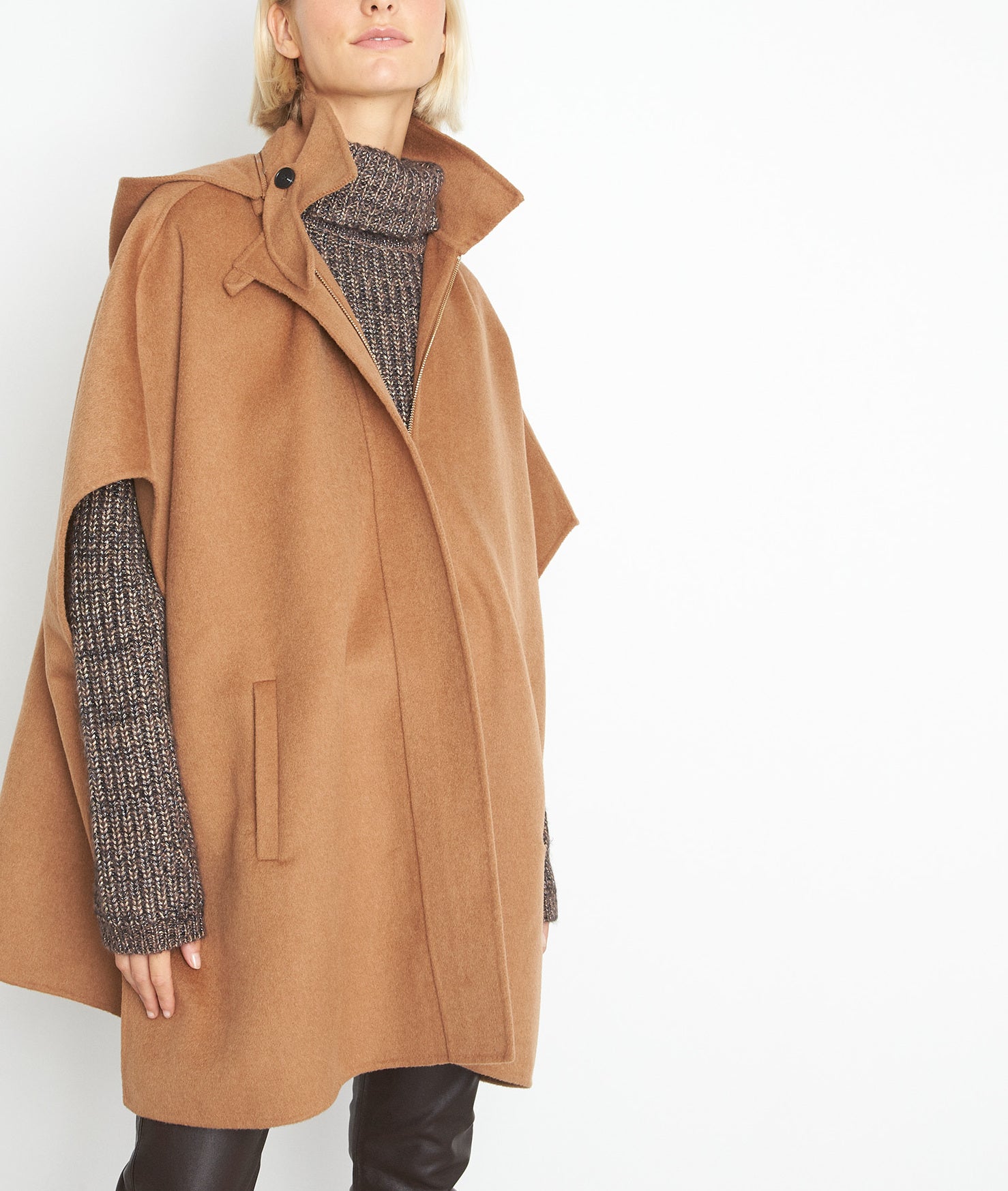 Cape en laine à manches courtes et capuche Lesia Faume - seconde main