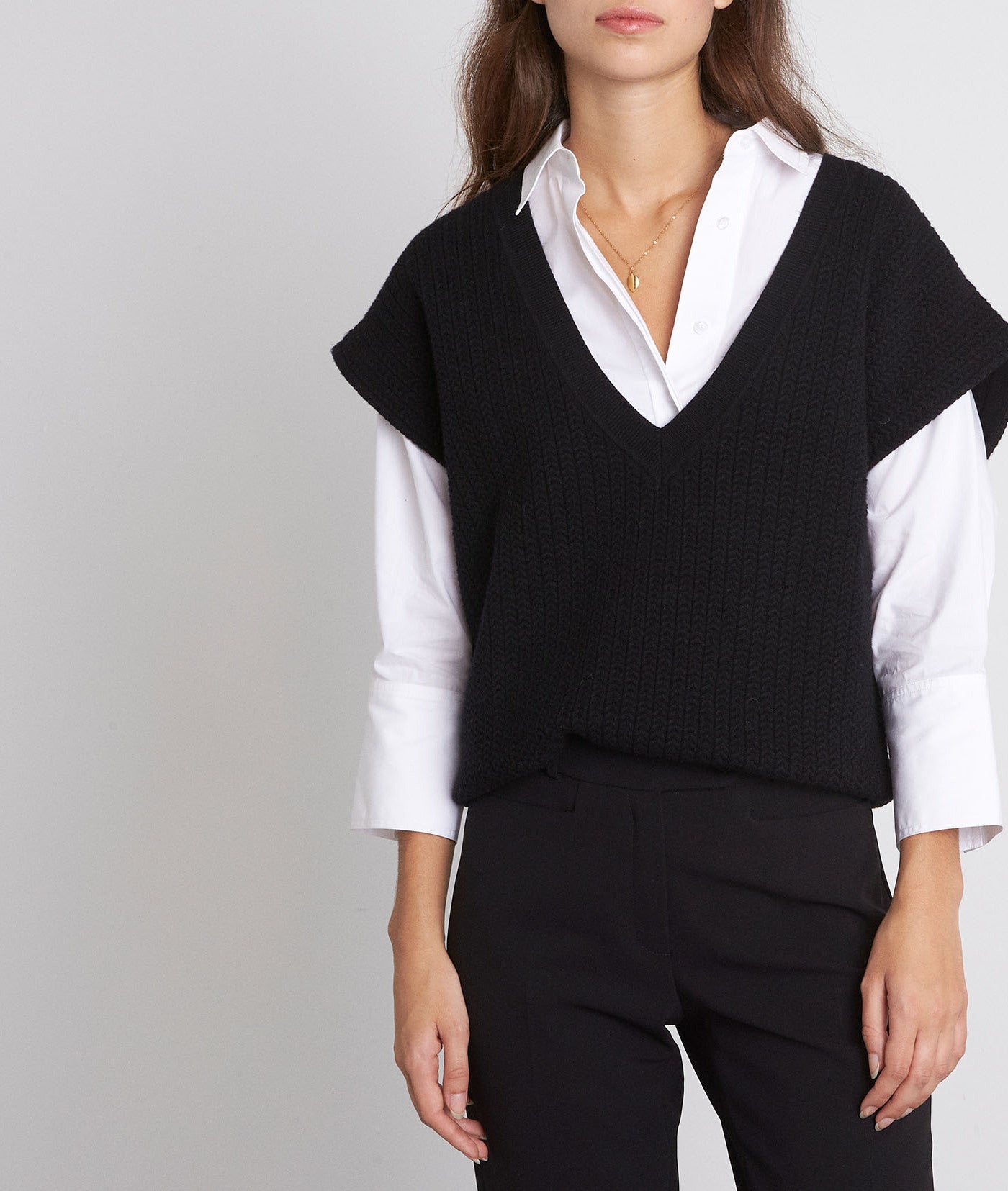 Pull sans manches à torsades noir Teresa Faume - seconde main