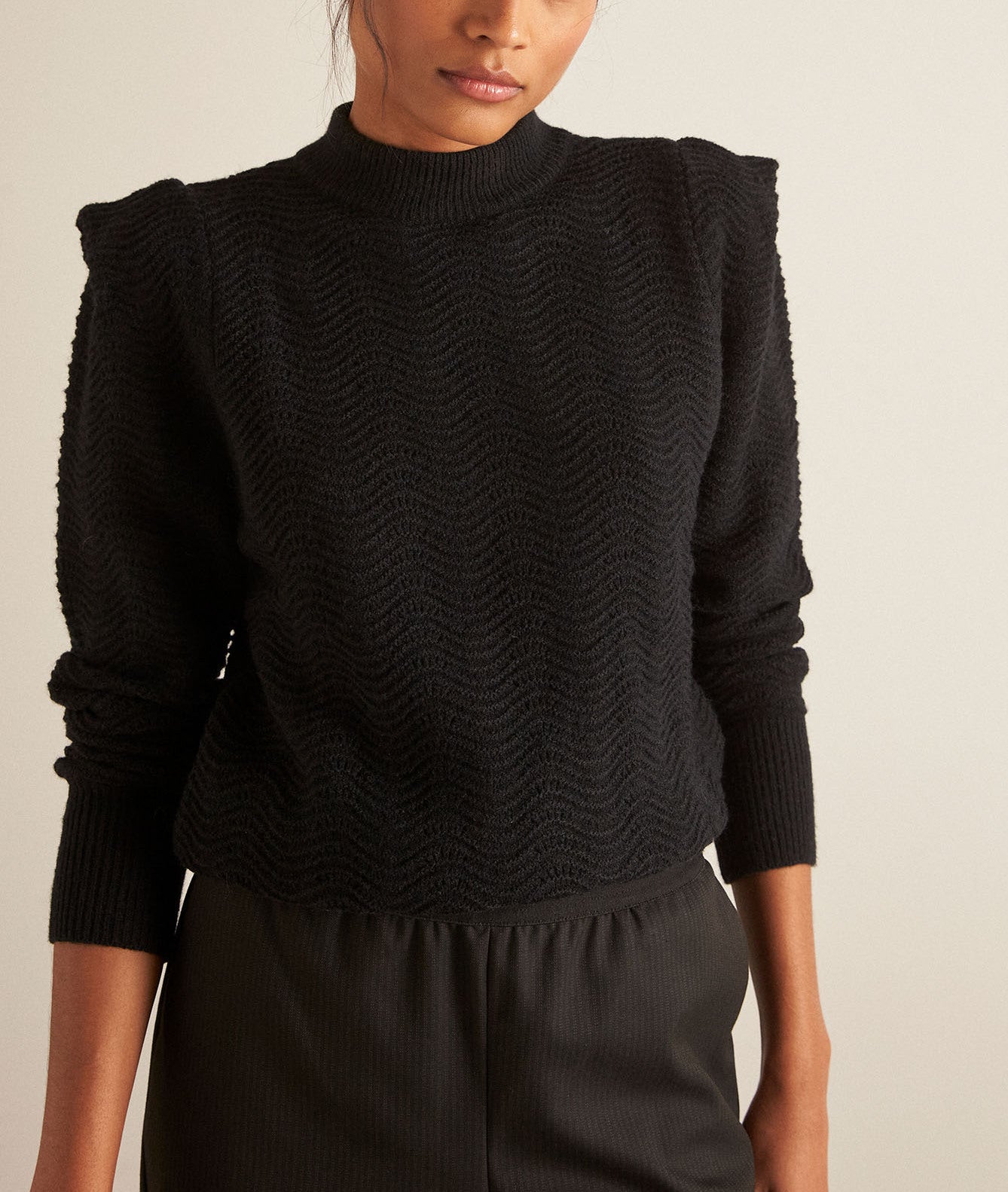 Pull noir à épaulettes Berberis Faume - seconde main