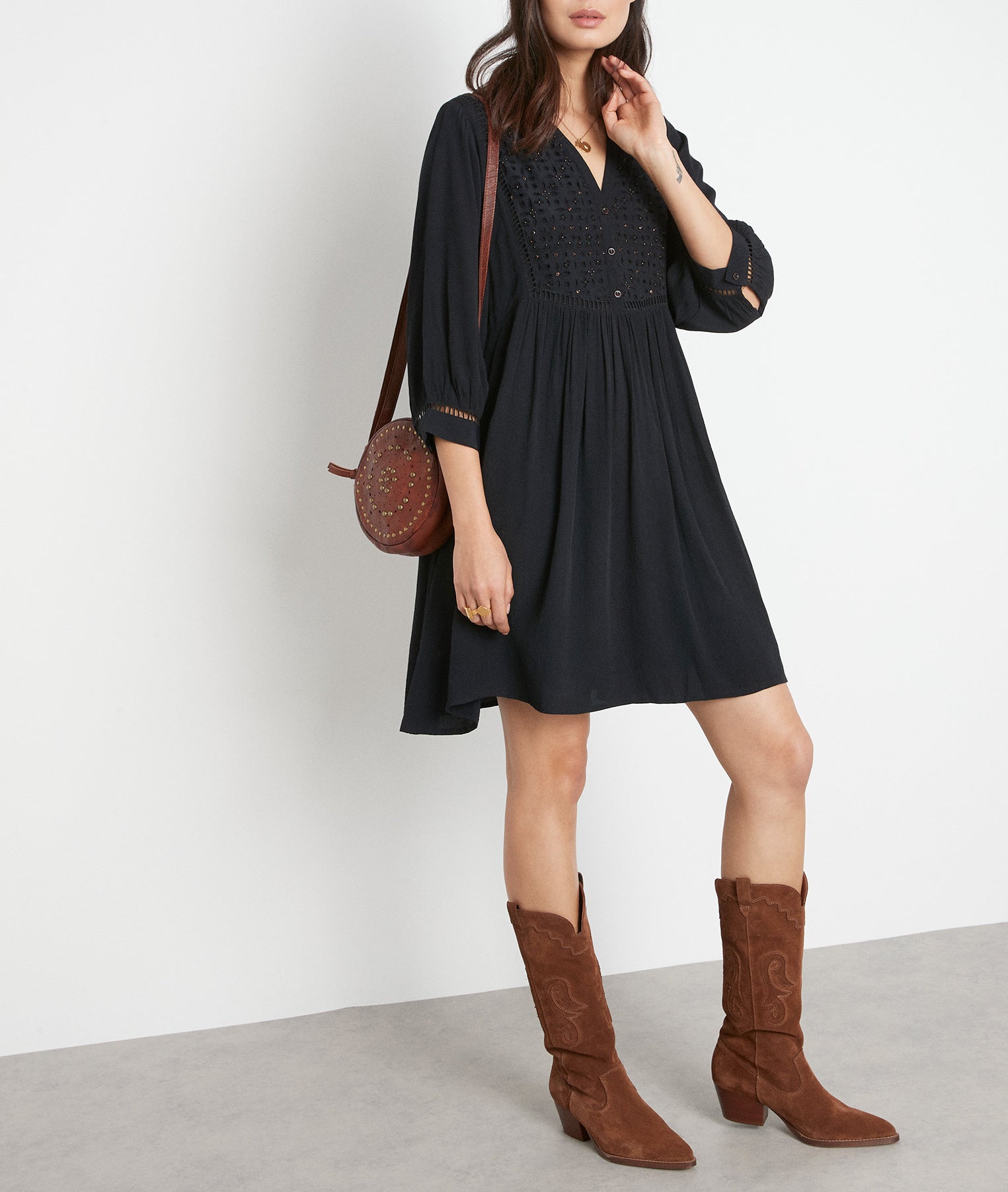 Robe courte à plastron perlé noir Nael Faume - seconde main